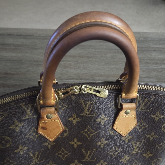 ✅️ Authentic Louis Vuitton ALMA PM - Picture 12 of 16